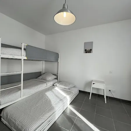 Three-bedroom In شقة