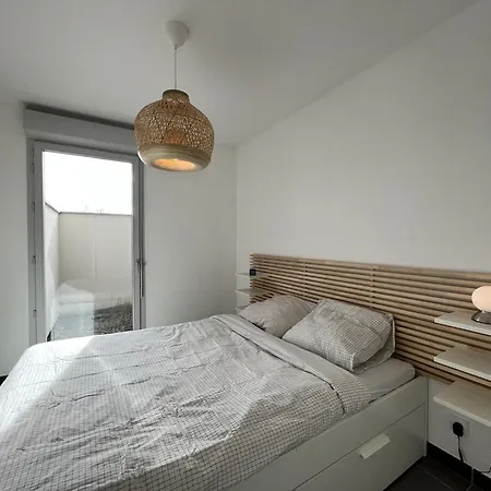 Three-bedroom In شقة *